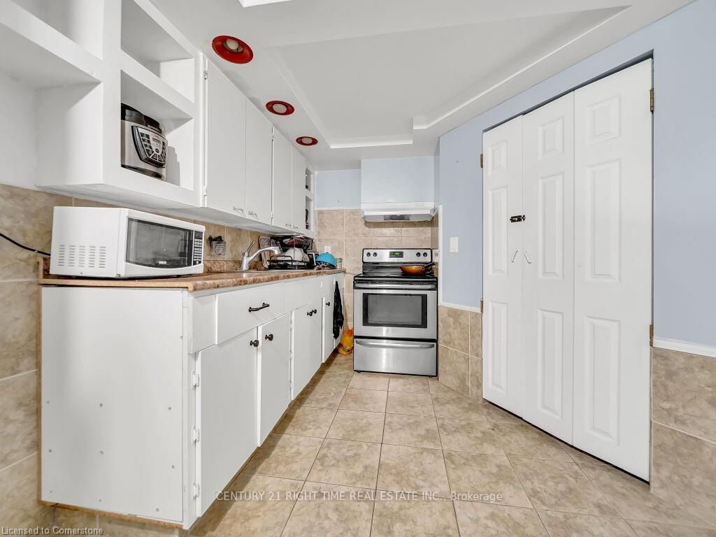 Photo 24 of 184 Cedarvale Crescent, Waterloo — HOMEH