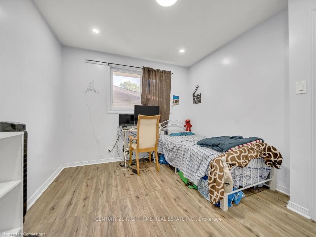 Photo 17 of 184 Cedarvale Crescent, Waterloo — HOMEH
