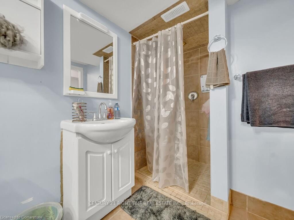 Photo 28 of 184 Cedarvale Crescent, Waterloo — HOMEH