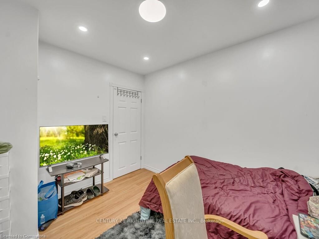 Photo 15 of 184 Cedarvale Crescent, Waterloo — HOMEH