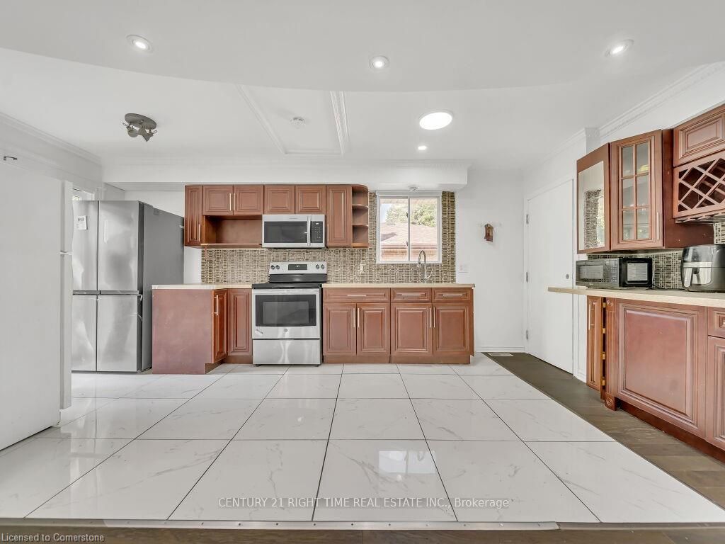 Photo 10 of 184 Cedarvale Crescent, Waterloo — HOMEH