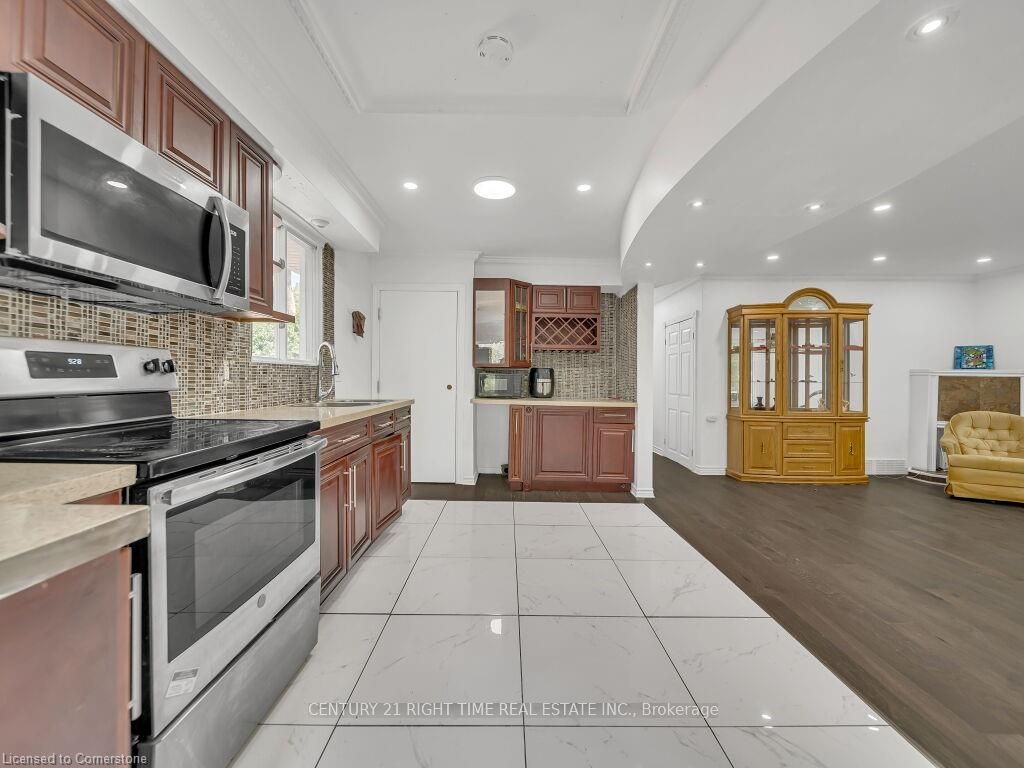 Photo 12 of 184 Cedarvale Crescent, Waterloo — HOMEH