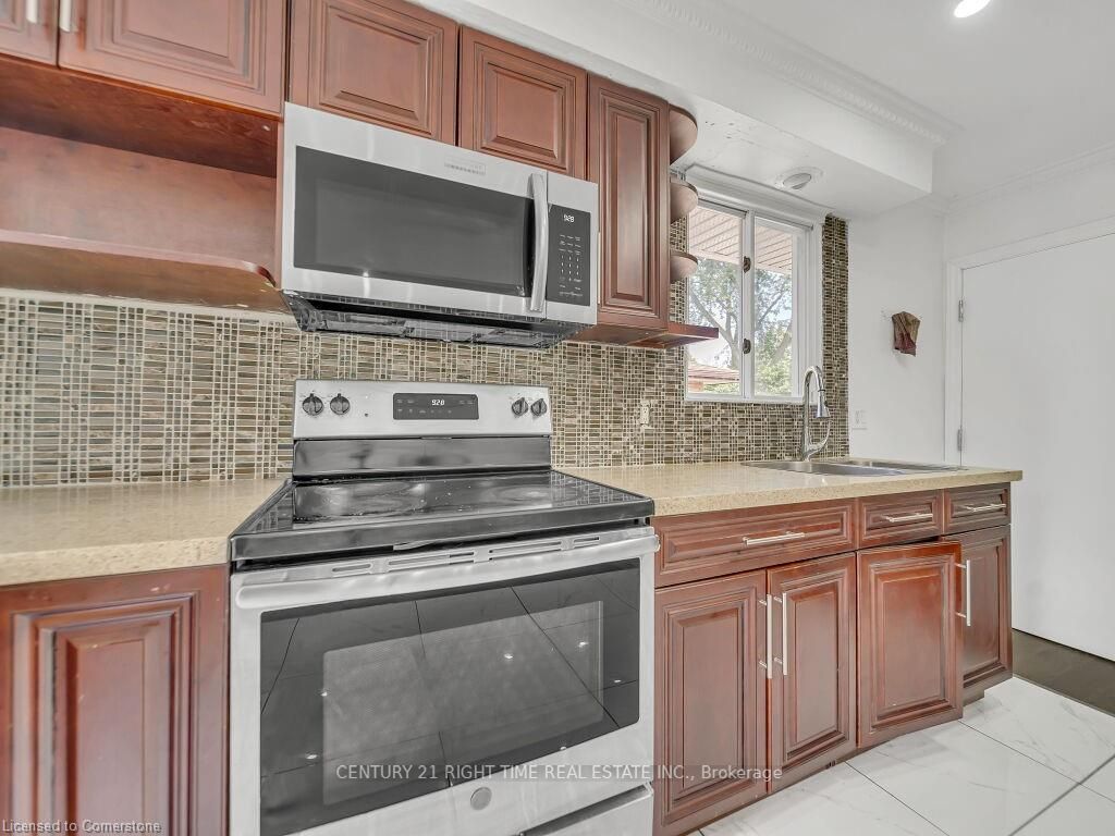 Photo 11 of 184 Cedarvale Crescent, Waterloo — HOMEH