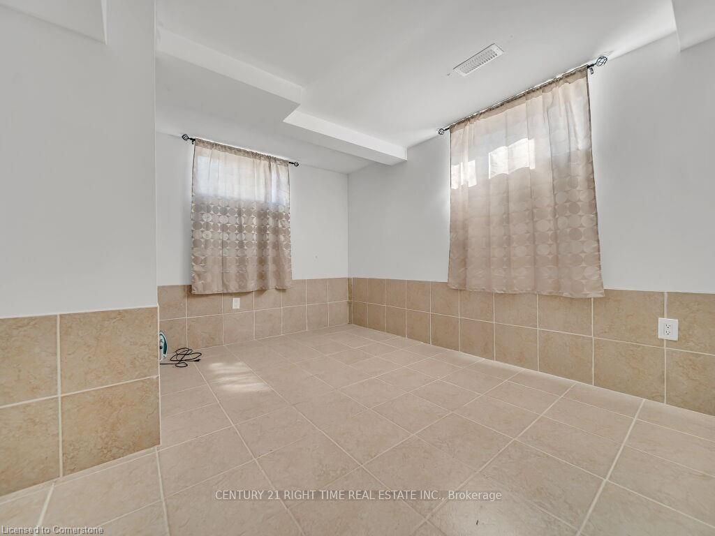 Photo 25 of 184 Cedarvale Crescent, Waterloo — HOMEH