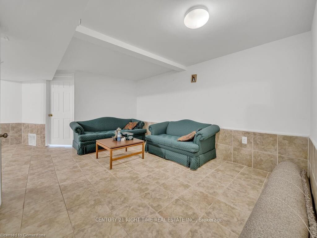 Photo 22 of 184 Cedarvale Crescent, Waterloo — HOMEH