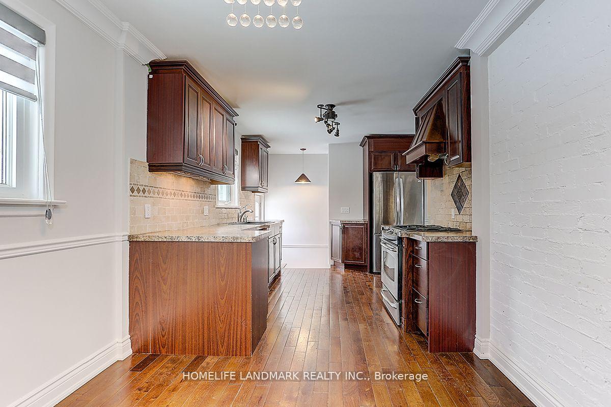 Photo 12 of 29 Windridge Drive, Markham, Bullock — HOMEH