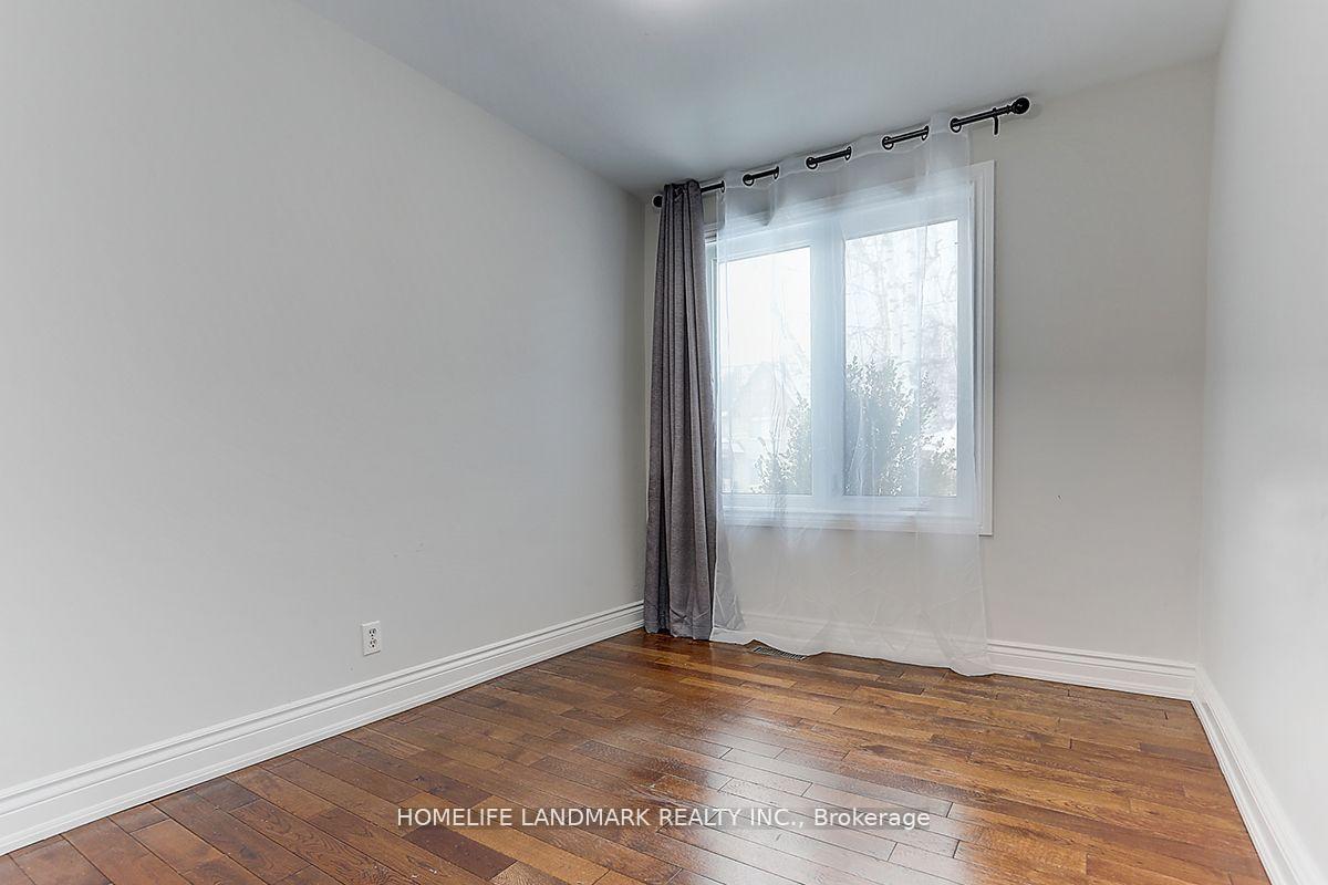 Photo 5 of 29 Windridge Drive, Markham, Bullock — HOMEH