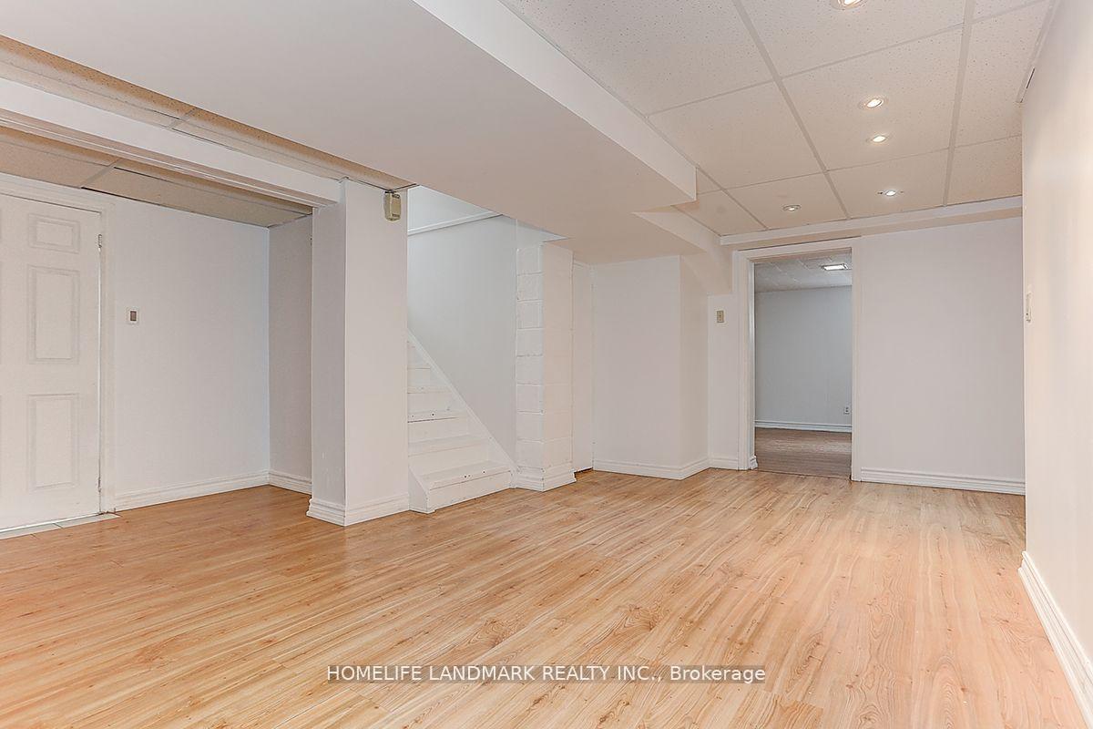 Photo 20 of 29 Windridge Drive, Markham, Bullock — HOMEH
