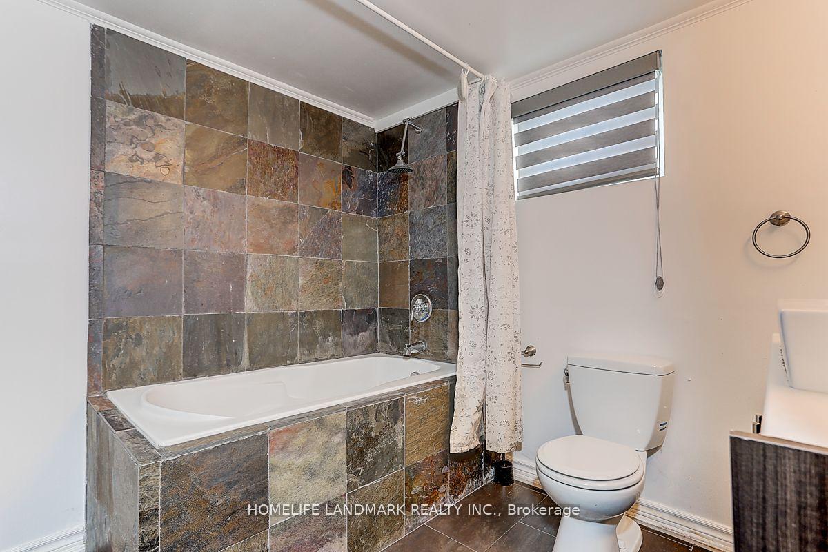 Photo 15 of 29 Windridge Drive, Markham, Bullock — HOMEH