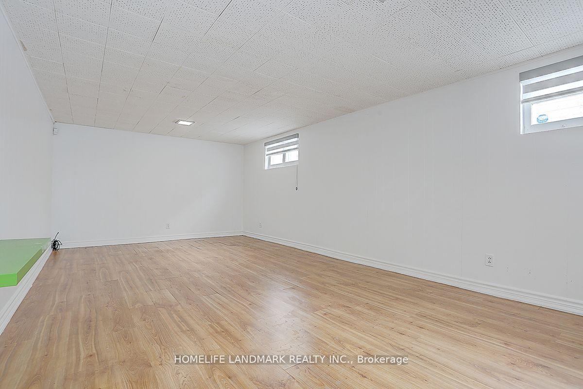 Photo 7 of 29 Windridge Drive, Markham, Bullock — HOMEH