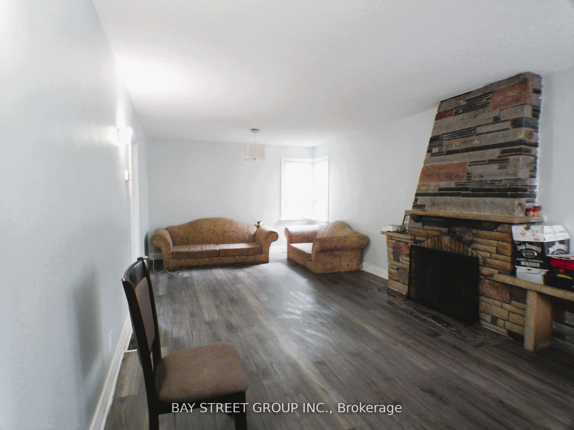 Photo 4 of 60 Mary Street, Brampton, Downtown Brampton — HOMEH