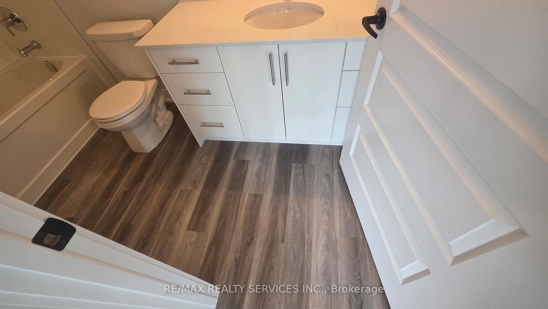 Photo 4 of Unit 411, 1100 Lackner Place, Kitchener — HOMEH