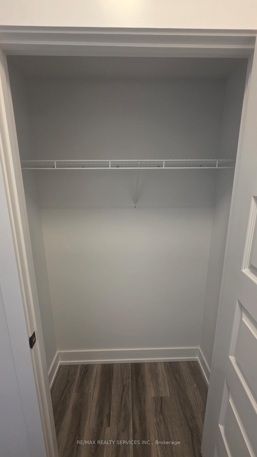 Photo 8 of Unit 411, 1100 Lackner Place, Kitchener — HOMEH