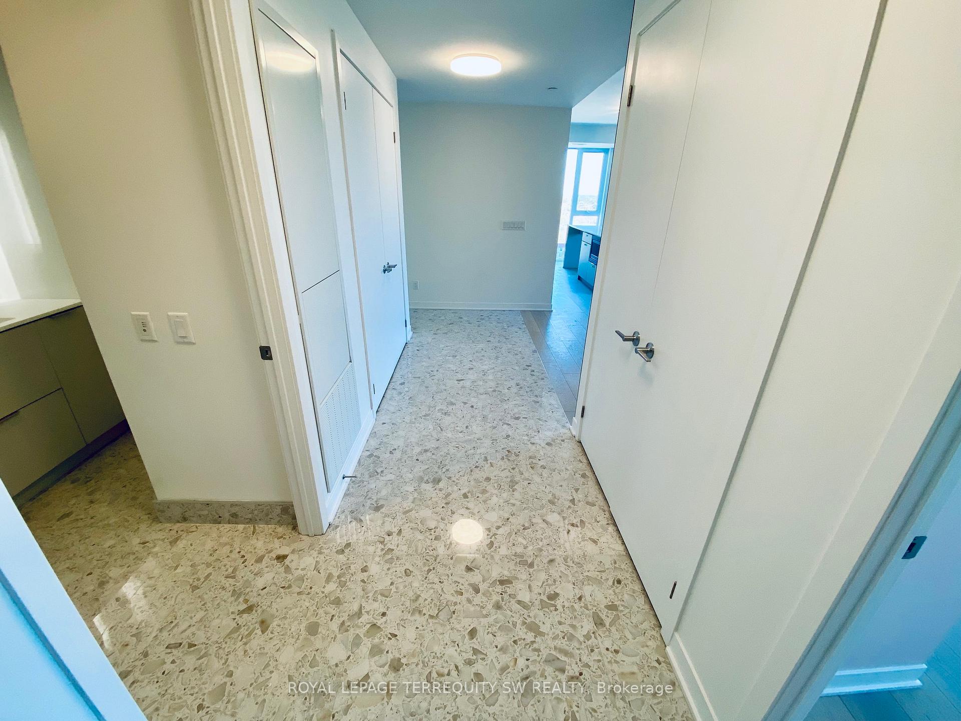 Photo 7 of Unit 1201, 185 Alberta Avenue, Toronto, Oakwood Village — HOMEH
