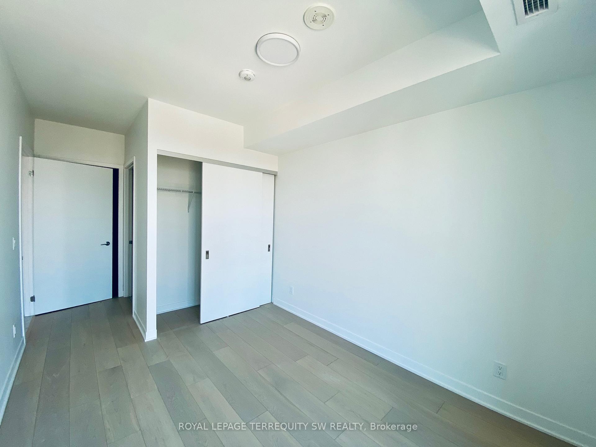 Photo 4 of Unit 1201, 185 Alberta Avenue, Toronto, Oakwood Village — HOMEH