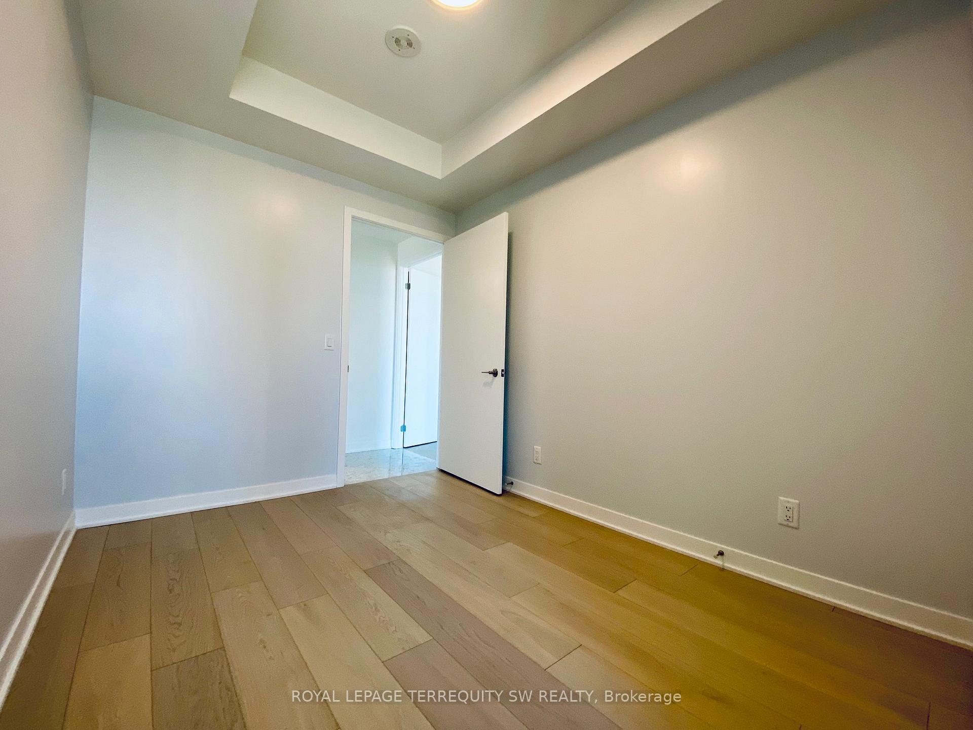 Photo 5 of Unit 1201, 185 Alberta Avenue, Toronto, Oakwood Village — HOMEH