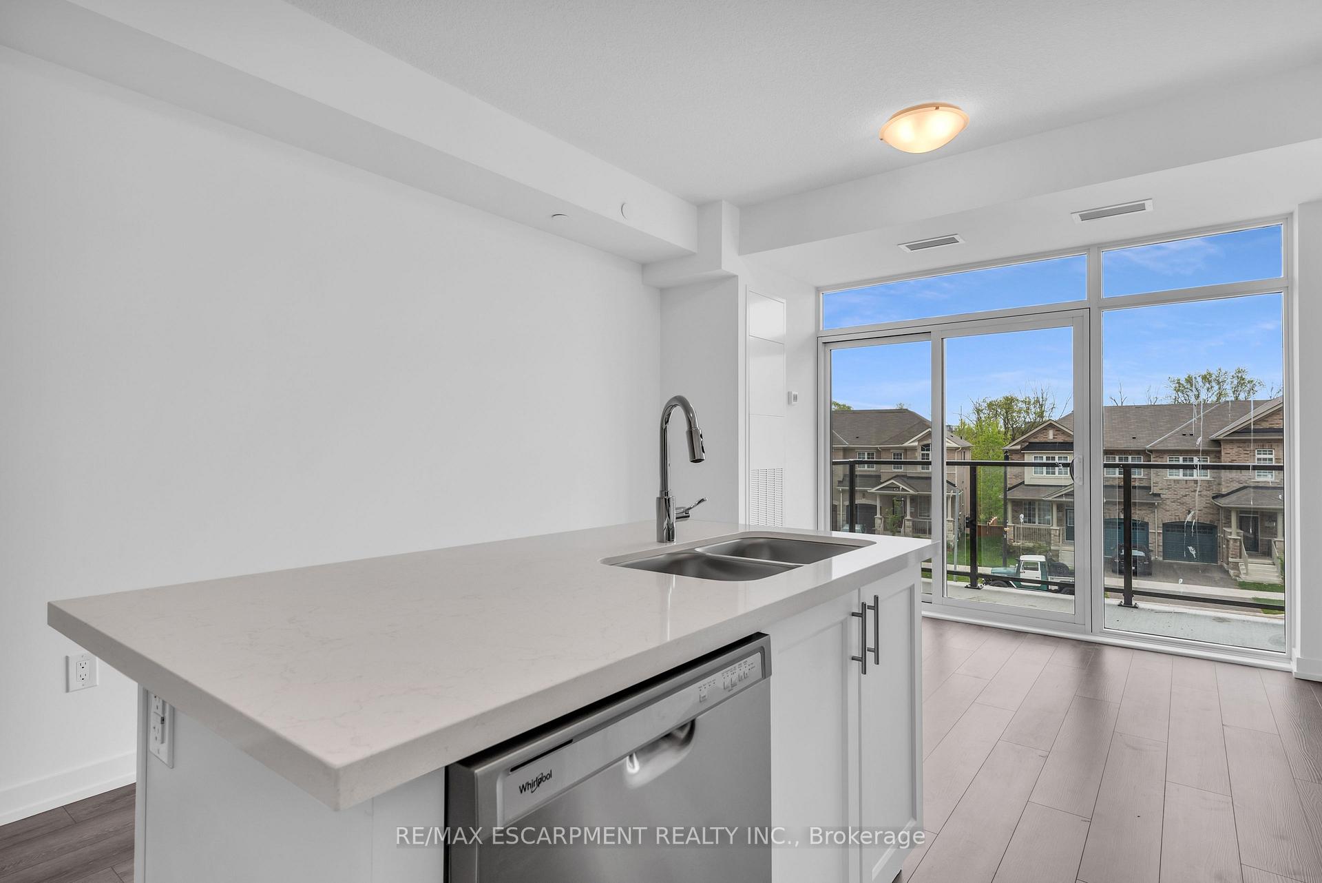 Photo 8 of Unit 220, 470 Dundas Street E, Hamilton, Waterdown — HOMEH