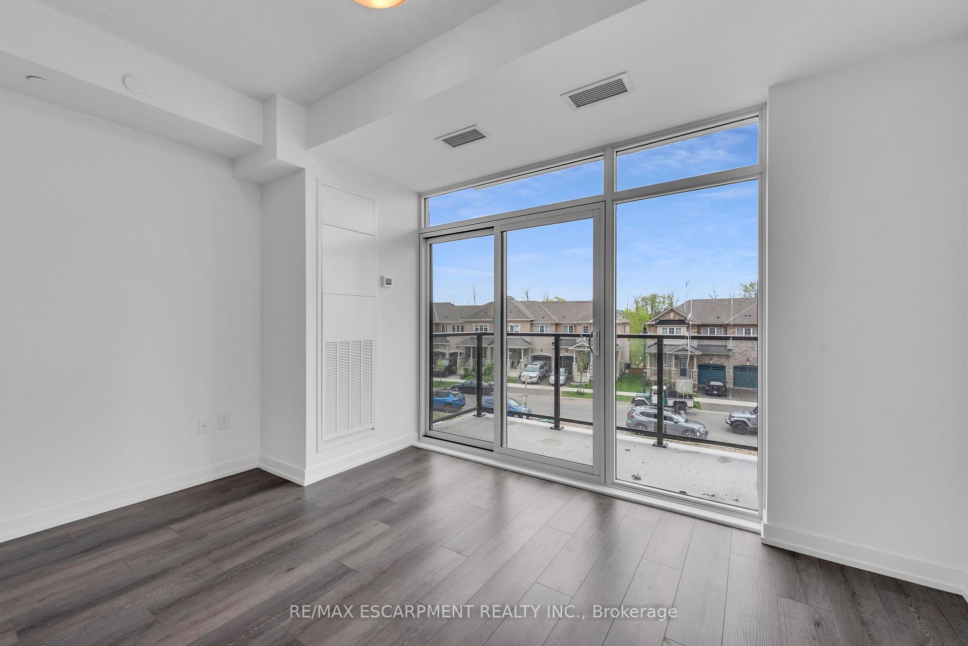 Photo 2 of Unit 220, 470 Dundas Street E, Hamilton, Waterdown — HOMEH