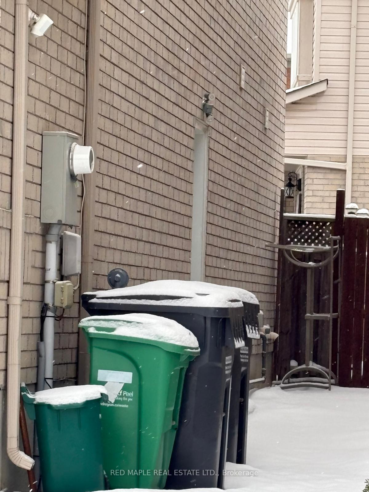 Photo 7 of 9 Treasure Drive, Brampton, Fletcher's Meadow — HOMEH