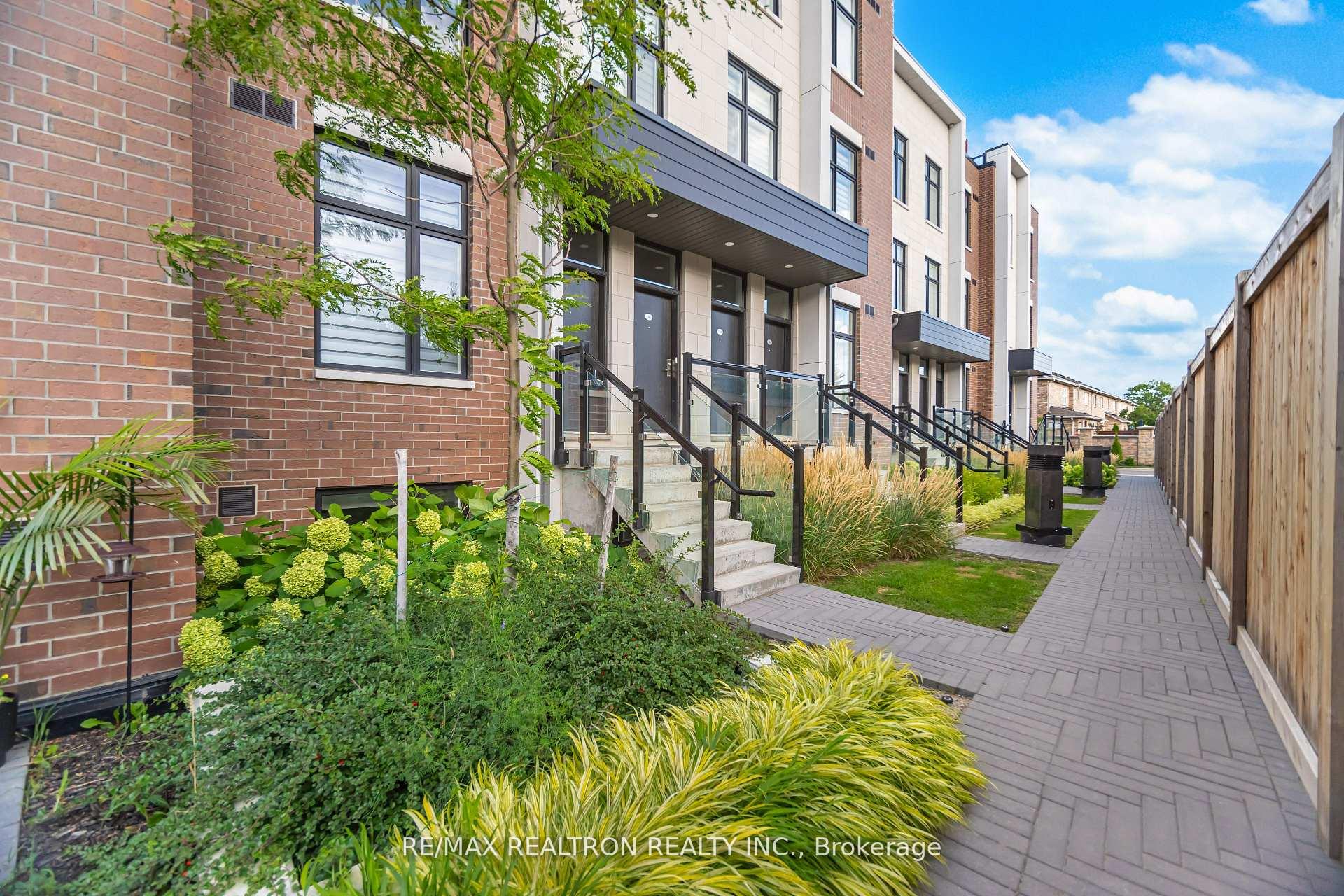 Photo 2 of Unit L142, 9580 Islington Avenue, Vaughan, Sonoma Heights — HOMEH