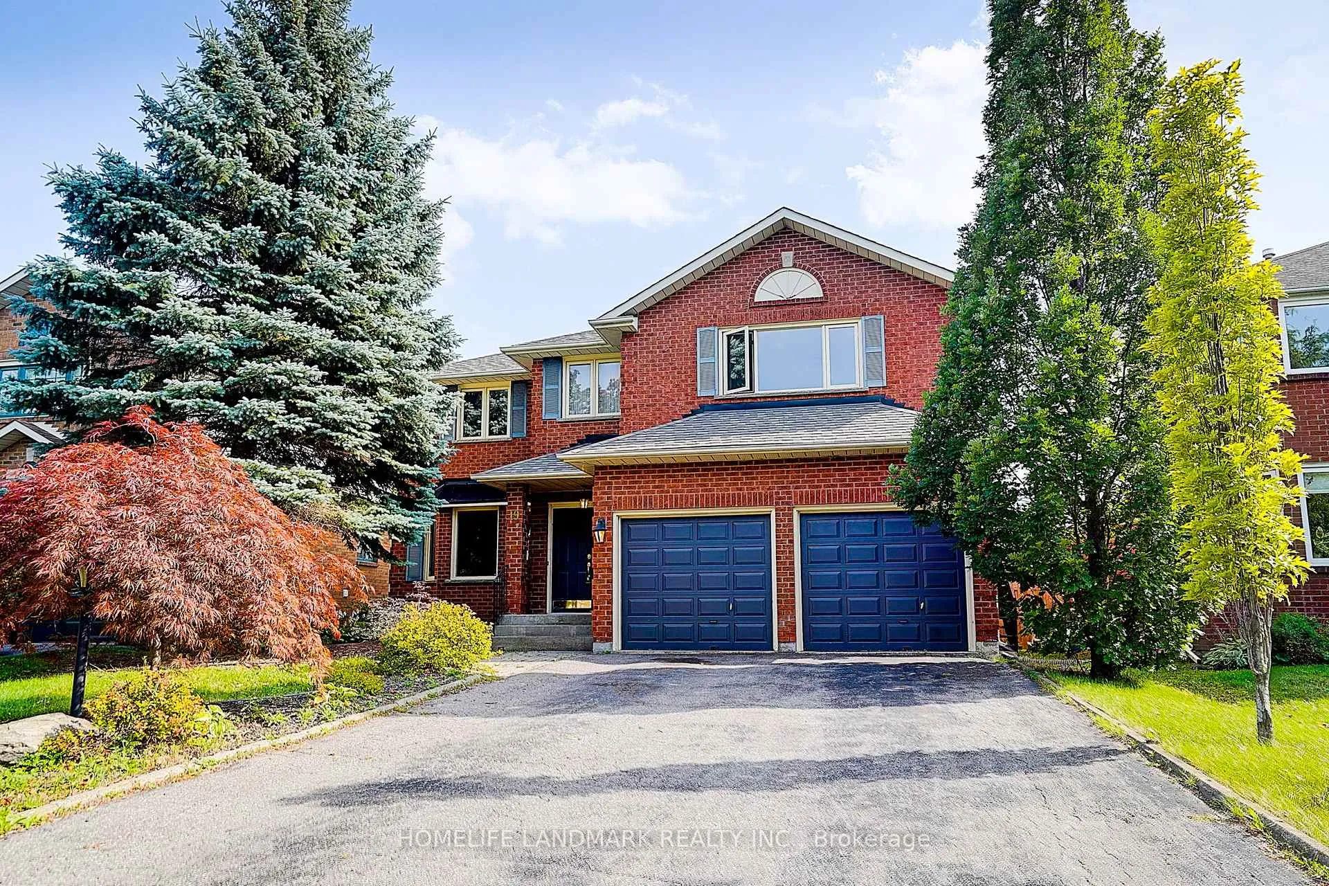 Photo 2 of 19 Bridle Court, Clarington, Courtice — HOMEH