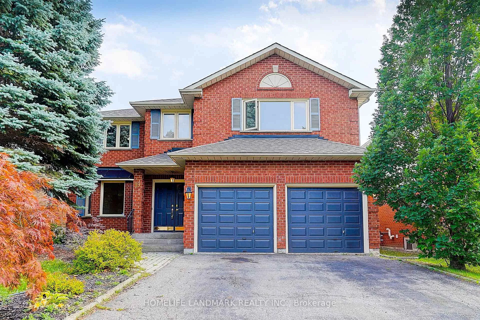 Photo 3 of 19 Bridle Court, Clarington, Courtice — HOMEH