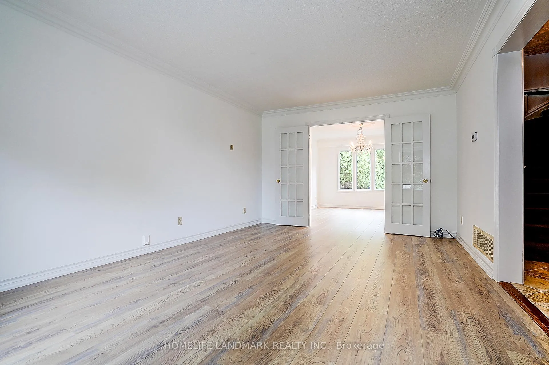 Photo 10 of 19 Bridle Court, Clarington, Courtice — HOMEH