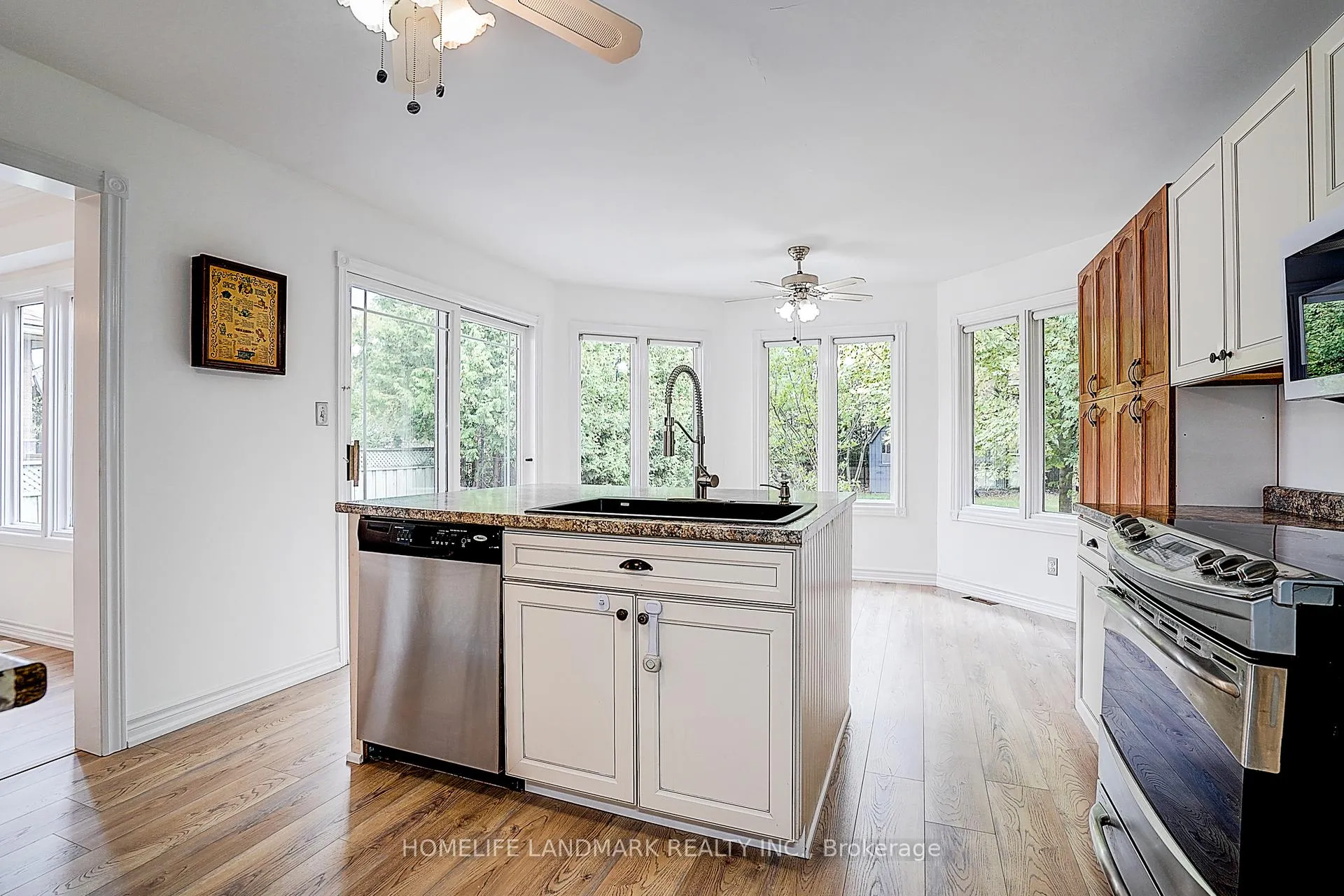 Photo 15 of 19 Bridle Court, Clarington, Courtice — HOMEH