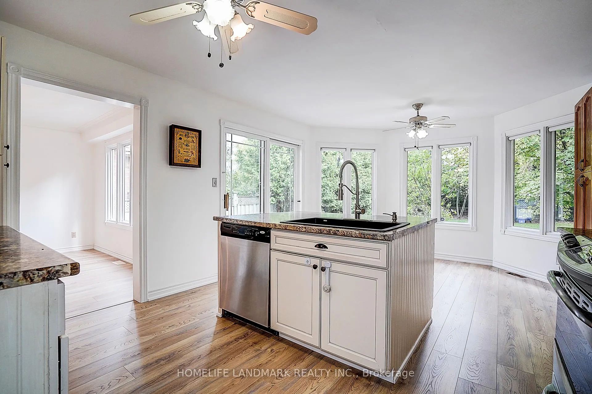 Photo 16 of 19 Bridle Court, Clarington, Courtice — HOMEH