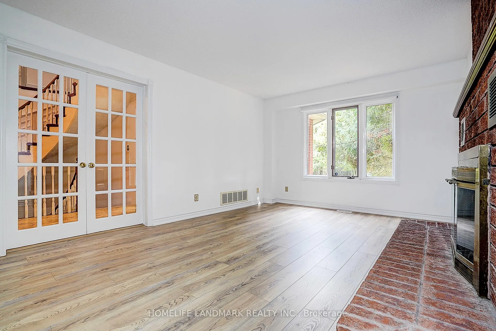 Photo 21 of 19 Bridle Court, Clarington, Courtice — HOMEH