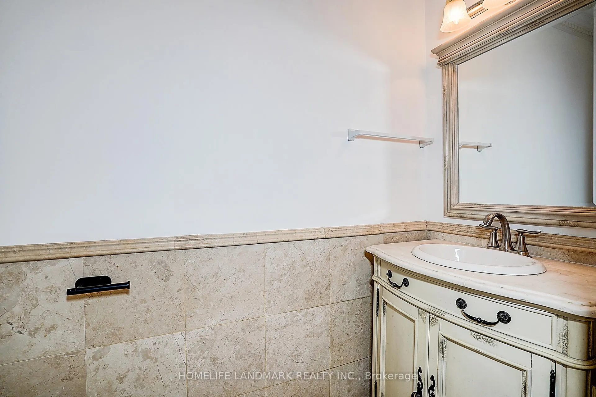 Photo 22 of 19 Bridle Court, Clarington, Courtice — HOMEH