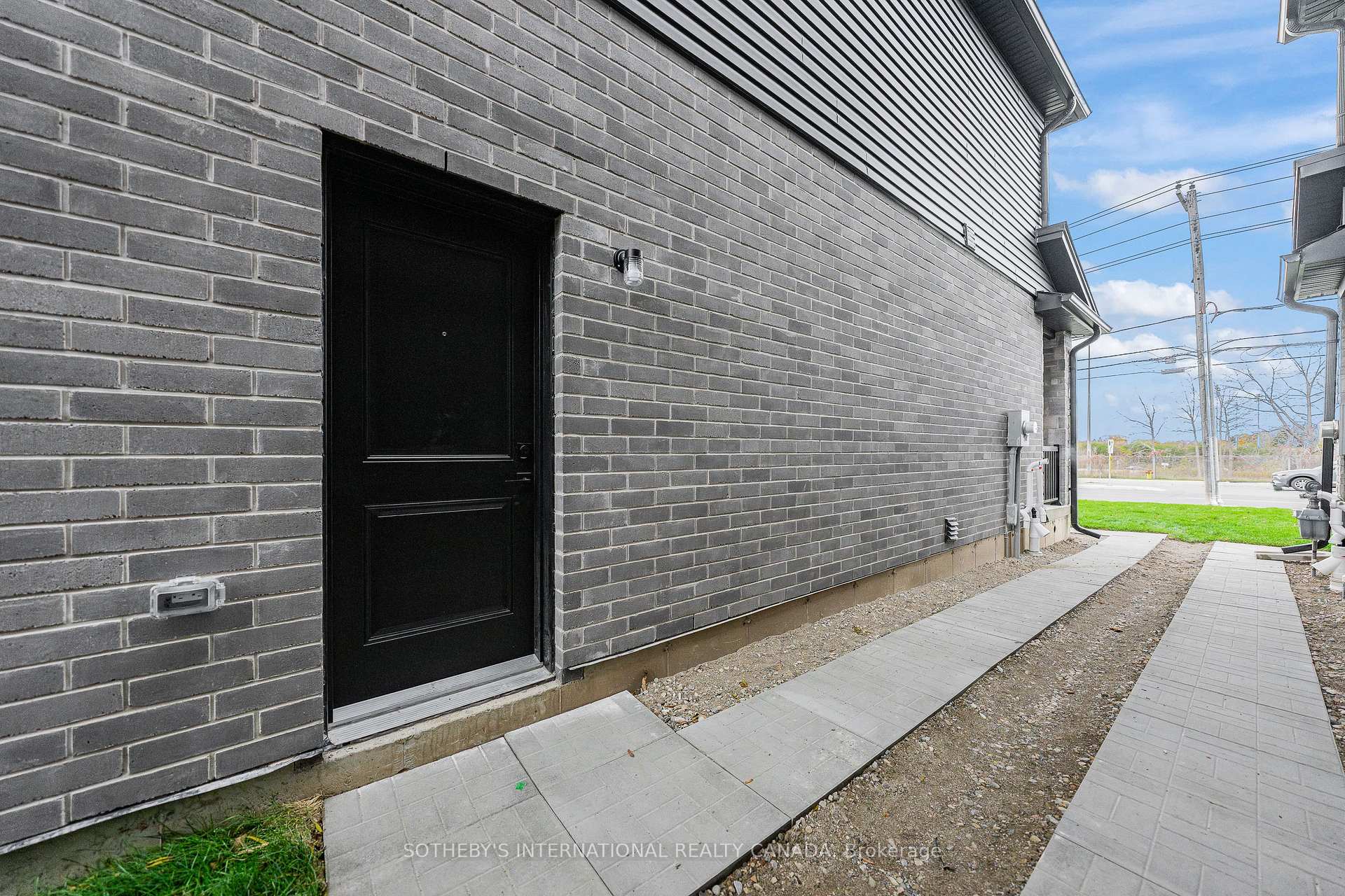 Photo 49 of 297 Ottawa Street N, Kitchener, Downtown/Rockway/S. Ward — HOMEH