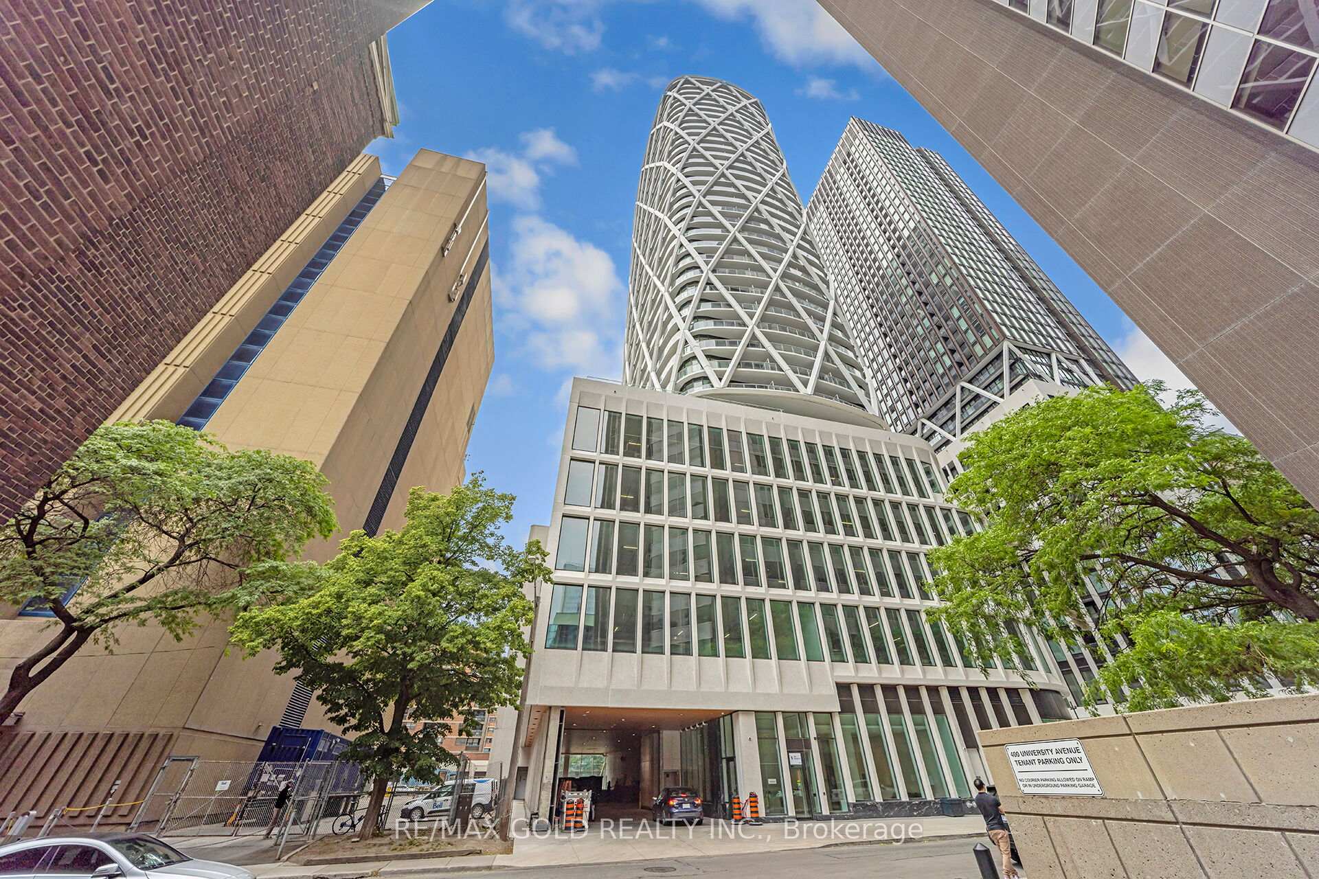 Front of Unit 2818, 230 Simcoe Street