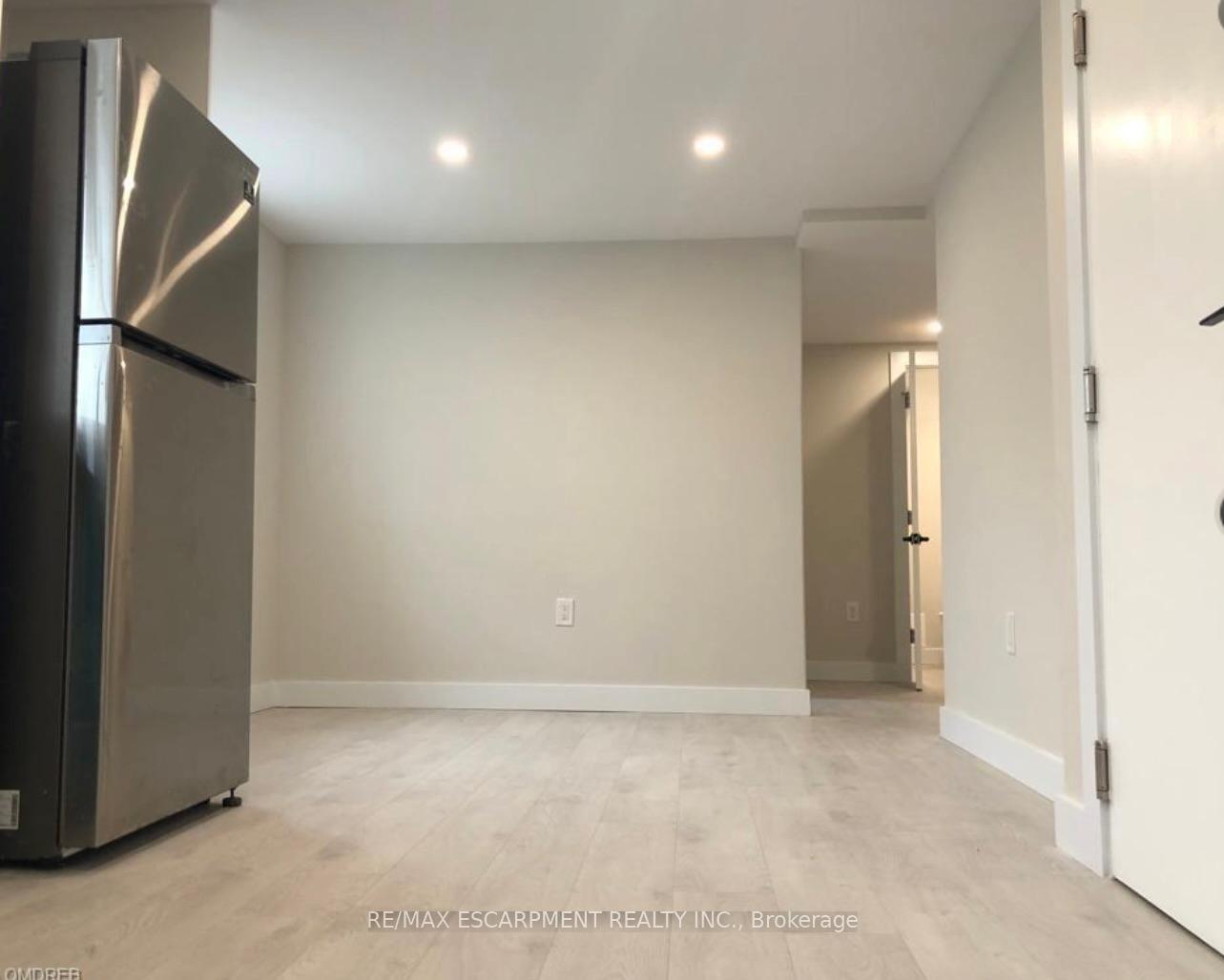 Photo 2 of Unit LOWER, 7 Chalmers Street, St. Catharines, Facer — HOMEH