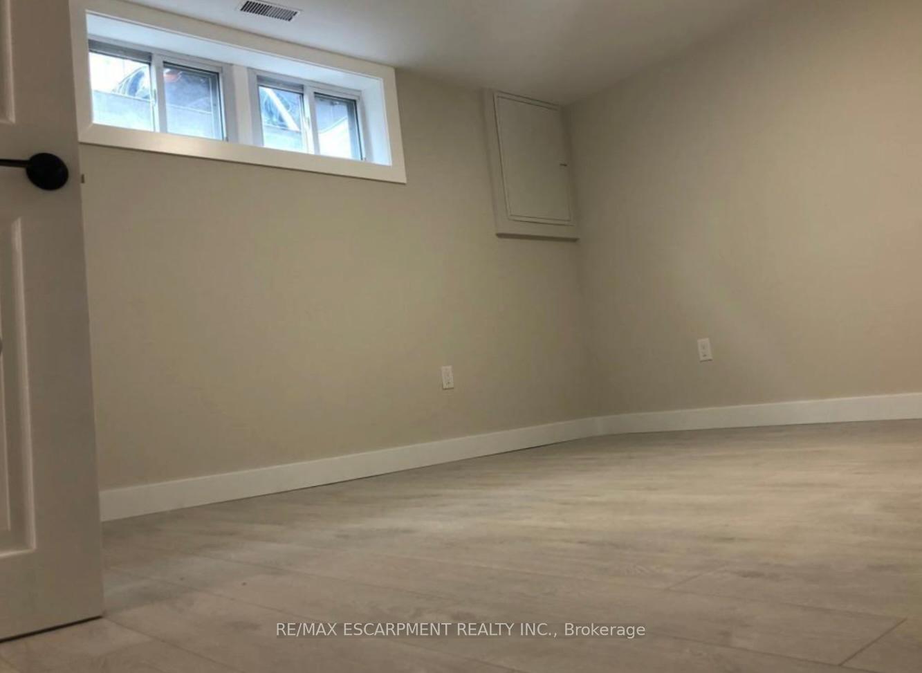 Photo 3 of Unit LOWER, 7 Chalmers Street, St. Catharines, Facer — HOMEH