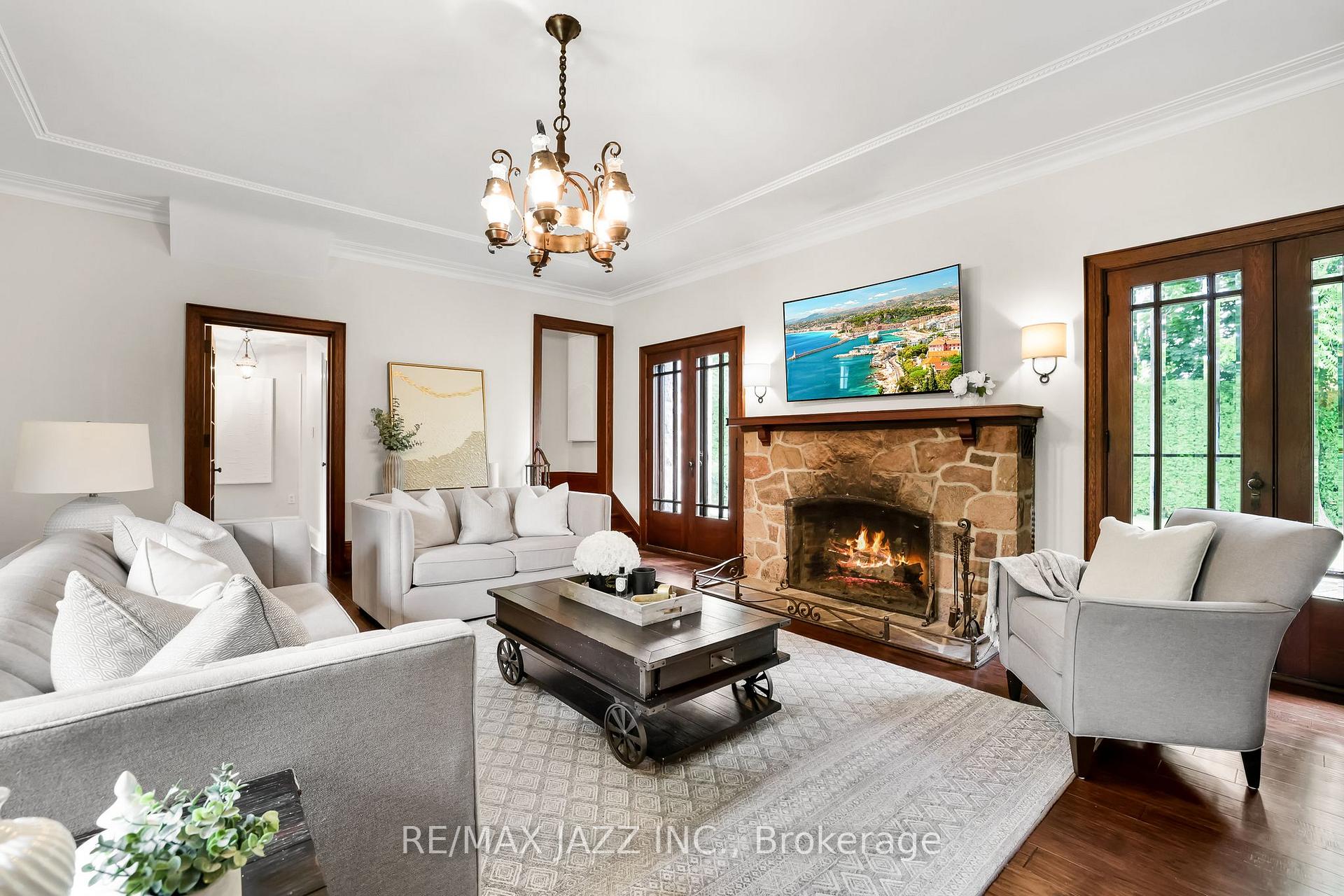Photo 6 of 690 Bessborough Drive, Oshawa, Centennial — HOMEH