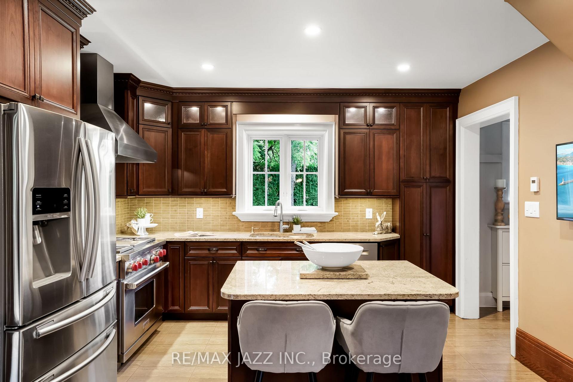 Photo 31 of 690 Bessborough Drive, Oshawa, Centennial — HOMEH