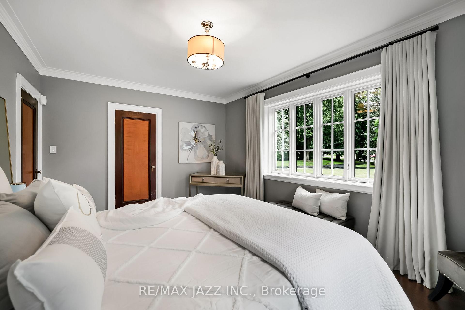 Photo 25 of 690 Bessborough Drive, Oshawa, Centennial — HOMEH