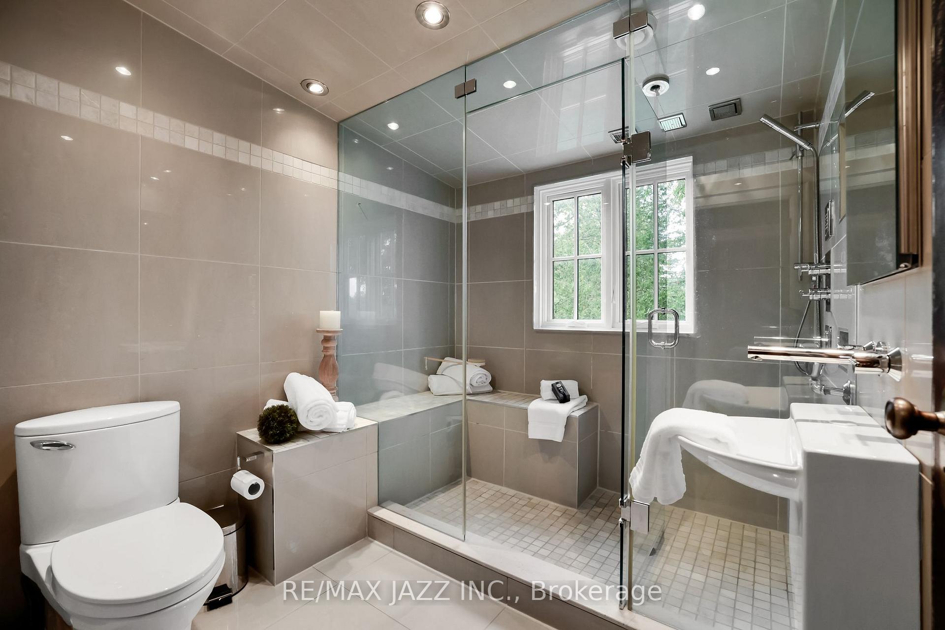 Photo 20 of 690 Bessborough Drive, Oshawa, Centennial — HOMEH