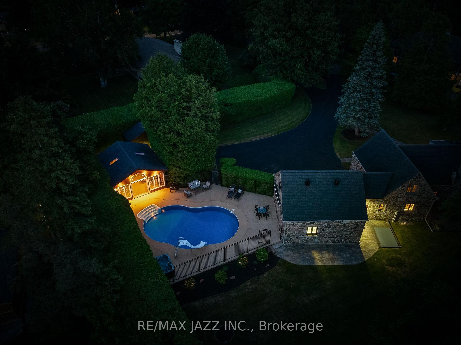 Photo 26 of 690 Bessborough Drive, Oshawa, Centennial — HOMEH