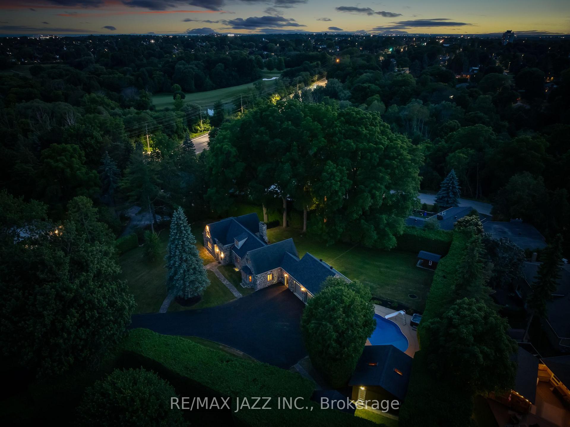 Photo 44 of 690 Bessborough Drive, Oshawa, Centennial — HOMEH