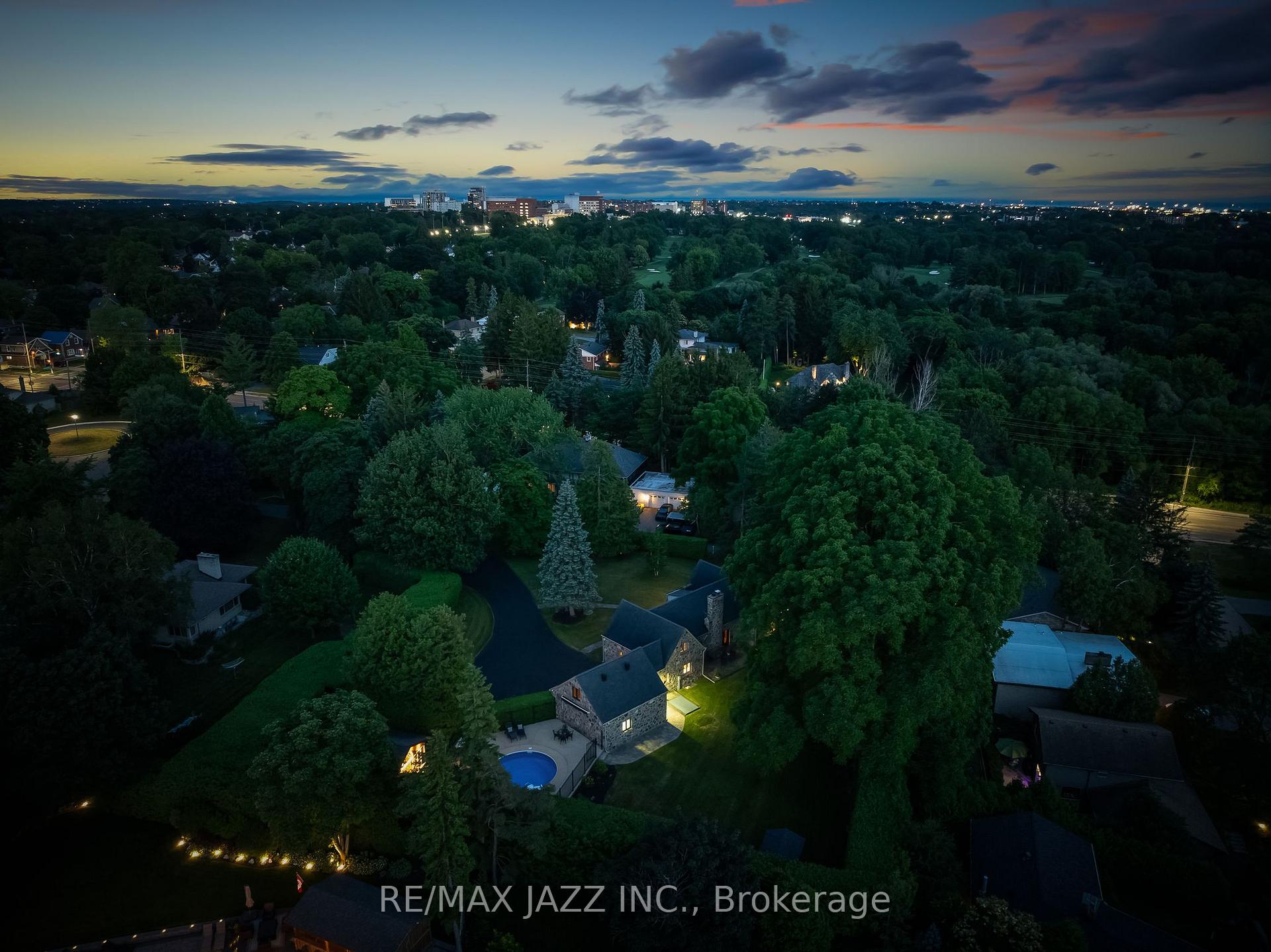 Photo 43 of 690 Bessborough Drive, Oshawa, Centennial — HOMEH