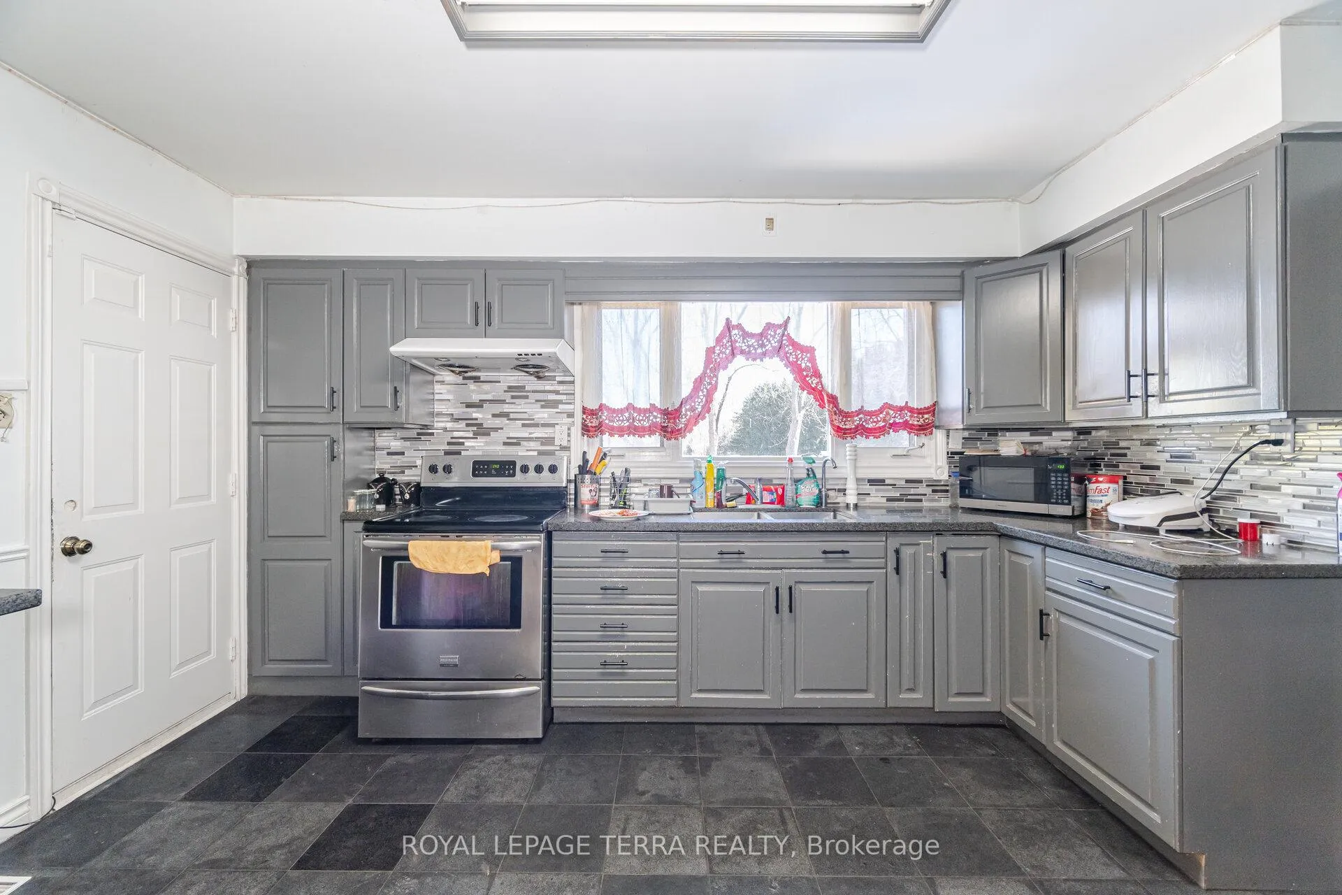 Photo 14 of 14457 Bramalea Road, Caledon, Rural Caledon — HOMEH