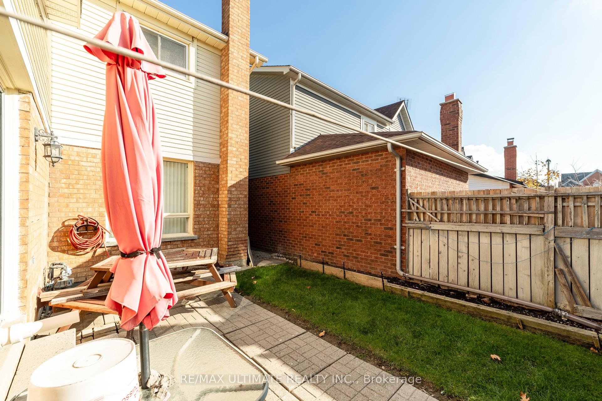 Photo 4 of 8 Chipmunk Crescent, Brampton, Sandringham-Wellington — HOMEH