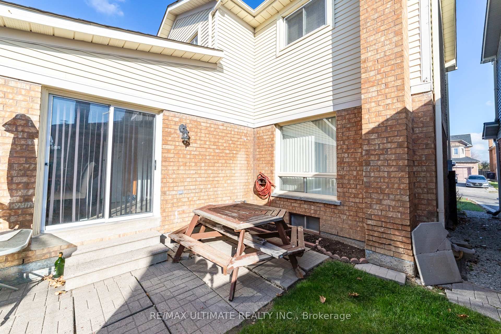 Photo 5 of 8 Chipmunk Crescent, Brampton, Sandringham-Wellington — HOMEH
