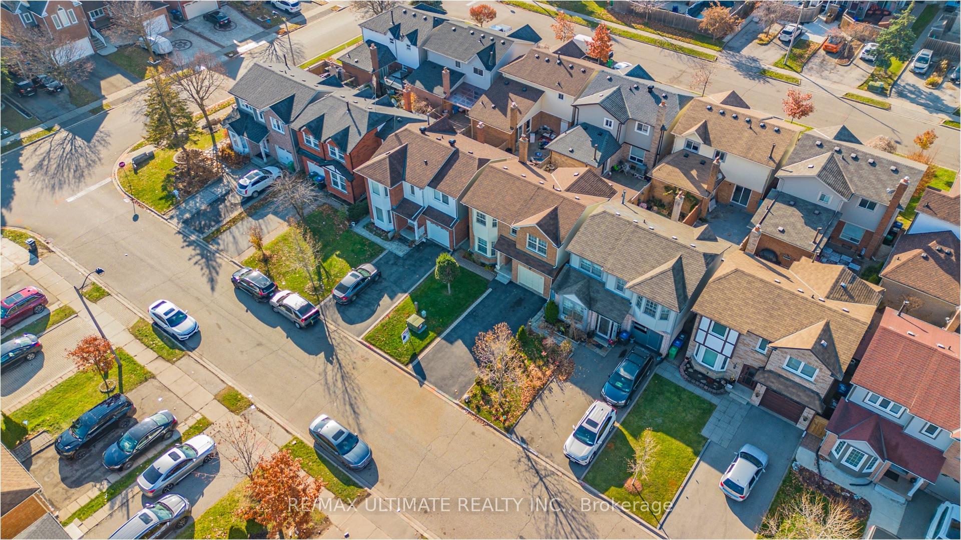Photo 8 of 8 Chipmunk Crescent, Brampton, Sandringham-Wellington — HOMEH