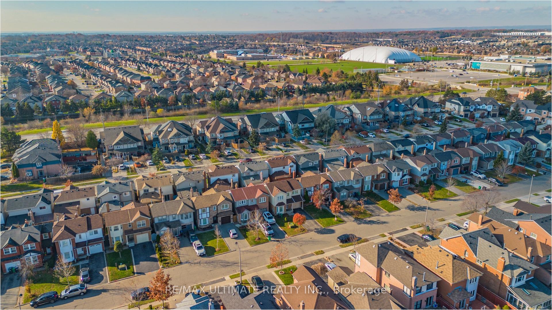 Photo 14 of 8 Chipmunk Crescent, Brampton, Sandringham-Wellington — HOMEH