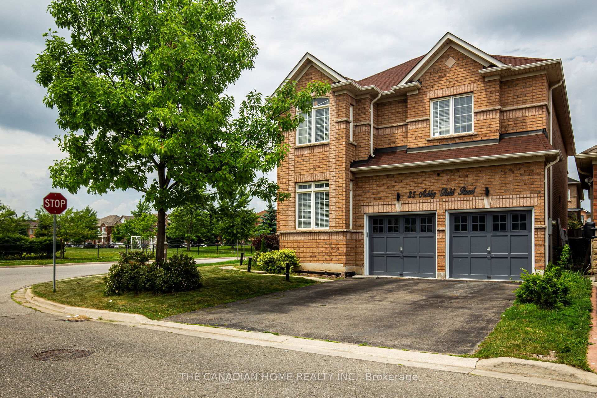 Photo 2 of 35 Ashby Field Road, Brampton, Credit Valley — HOMEH
