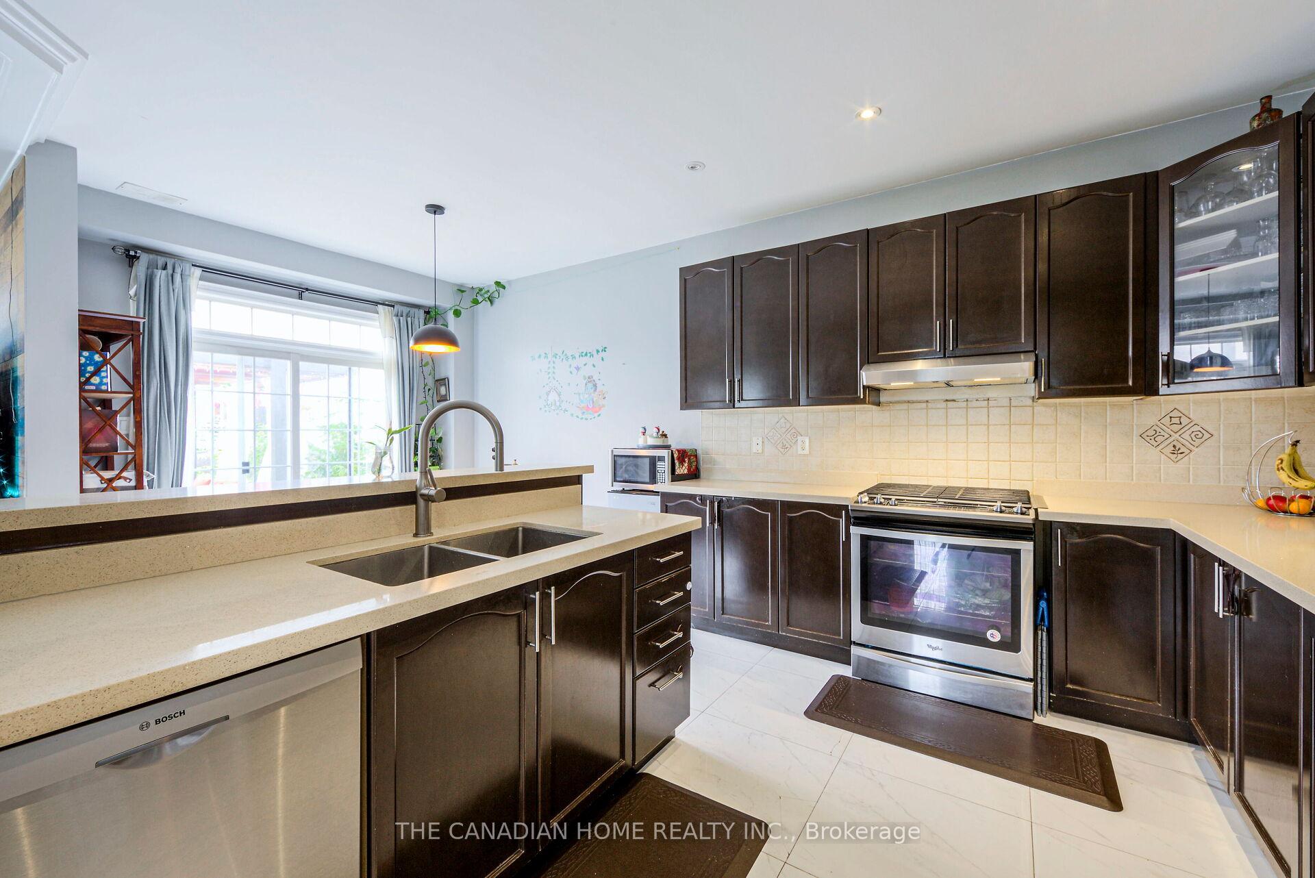 Photo 12 of 35 Ashby Field Road, Brampton, Credit Valley — HOMEH