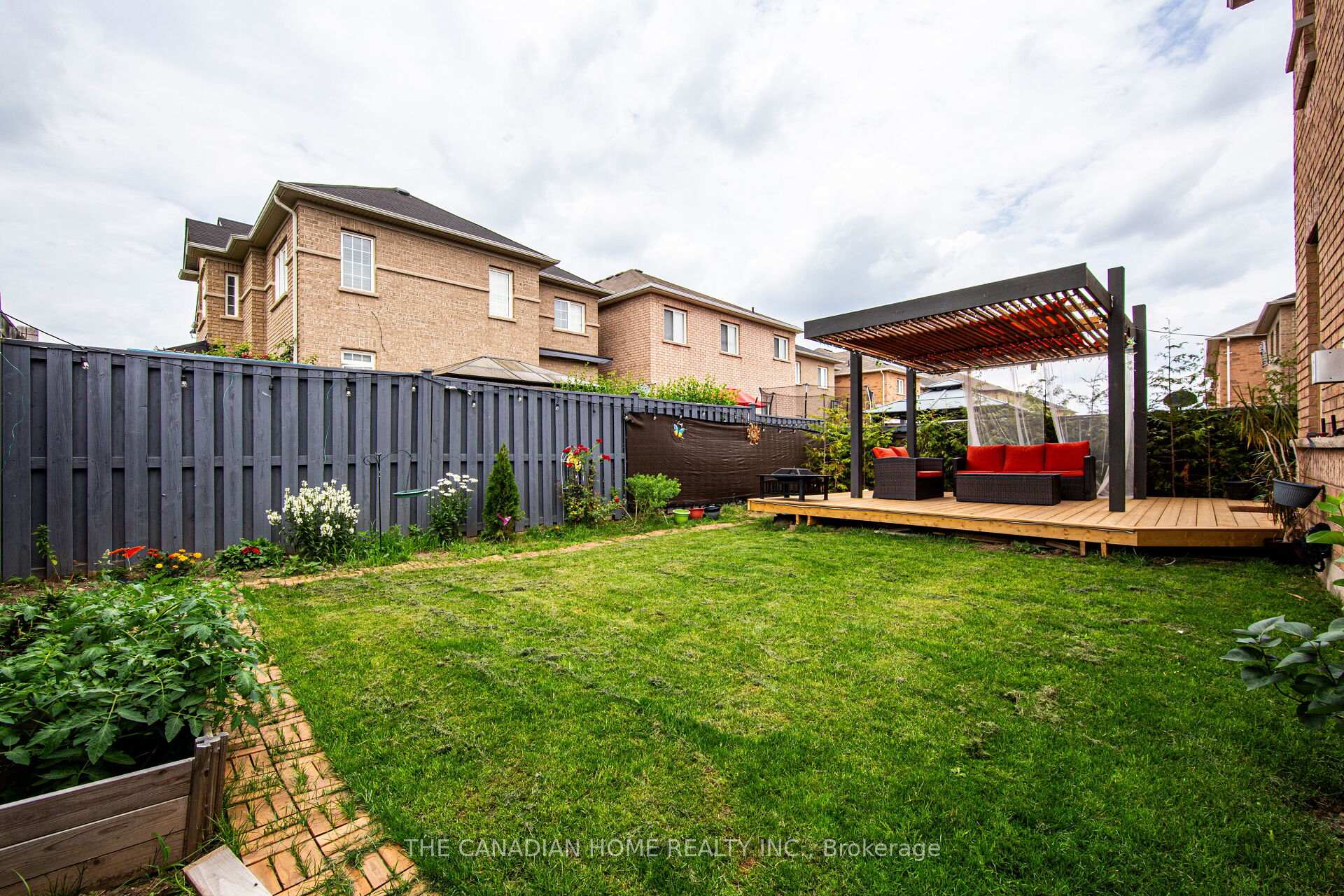 Photo 37 of 35 Ashby Field Road, Brampton, Credit Valley — HOMEH